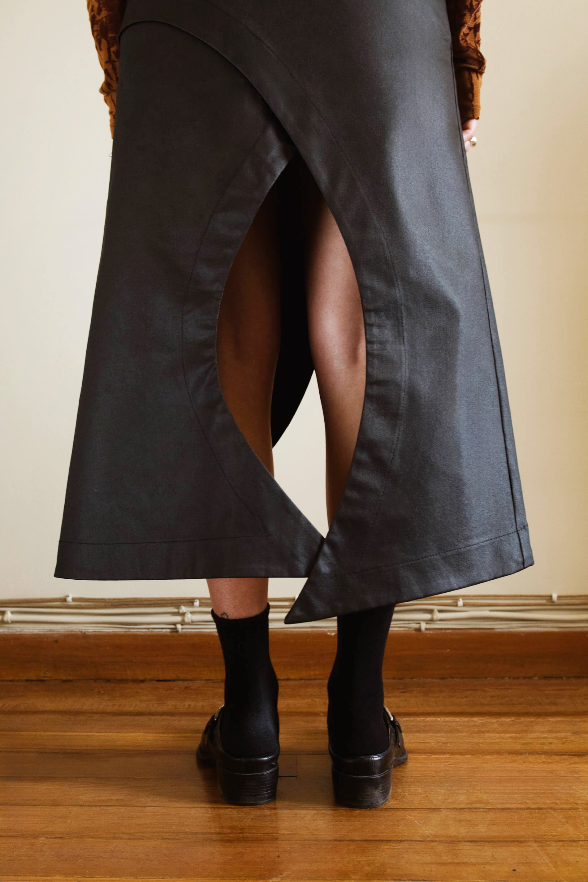 MAGGINA BLACK JEAN SKIRT