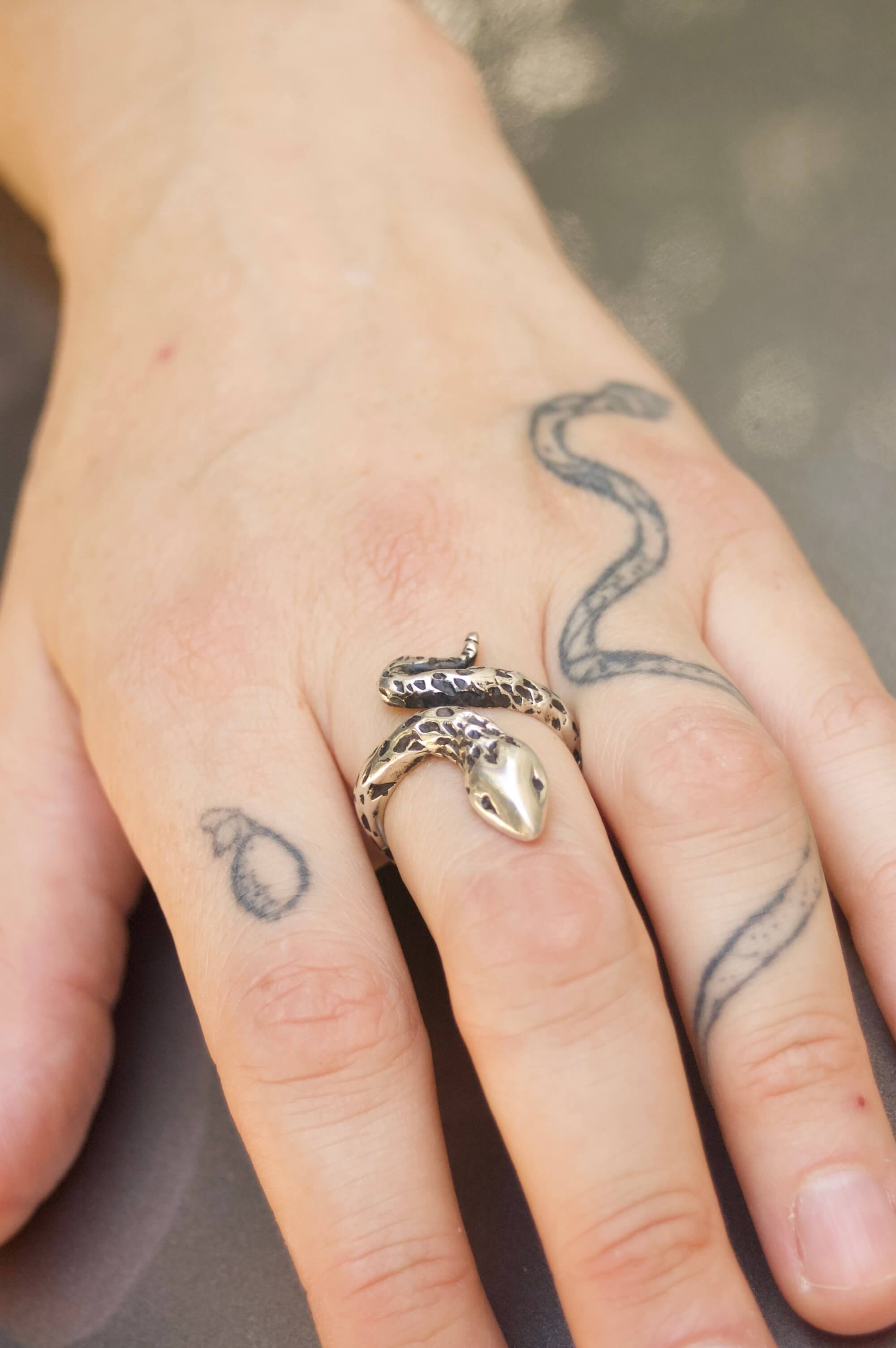 SERPENT STATEMENT RING