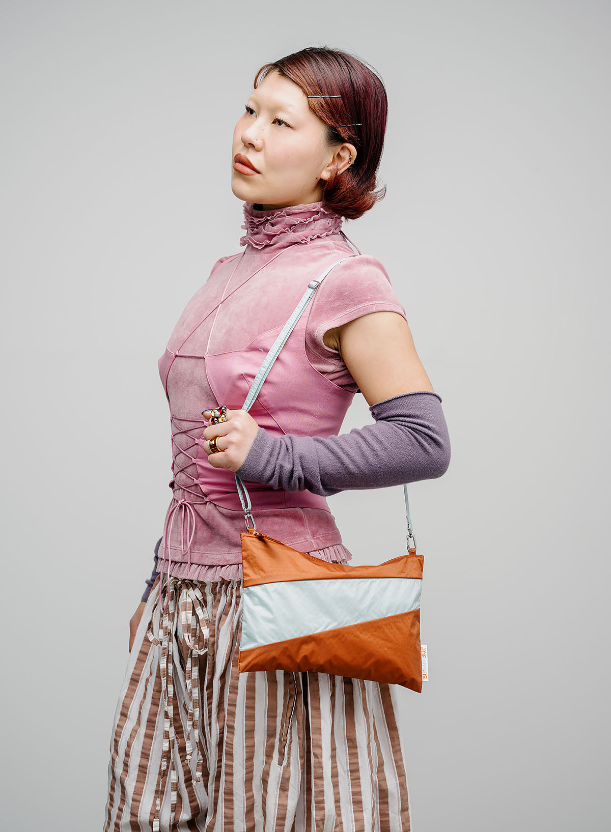 SUSAN BIJL THE NEW POUCH CINAMON & SURF SPRAY MEDIUM